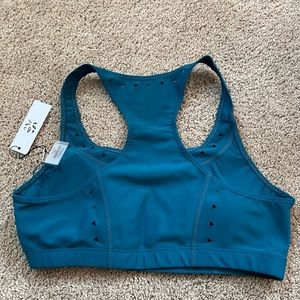 Gigi C Sport Bra NWT -M
